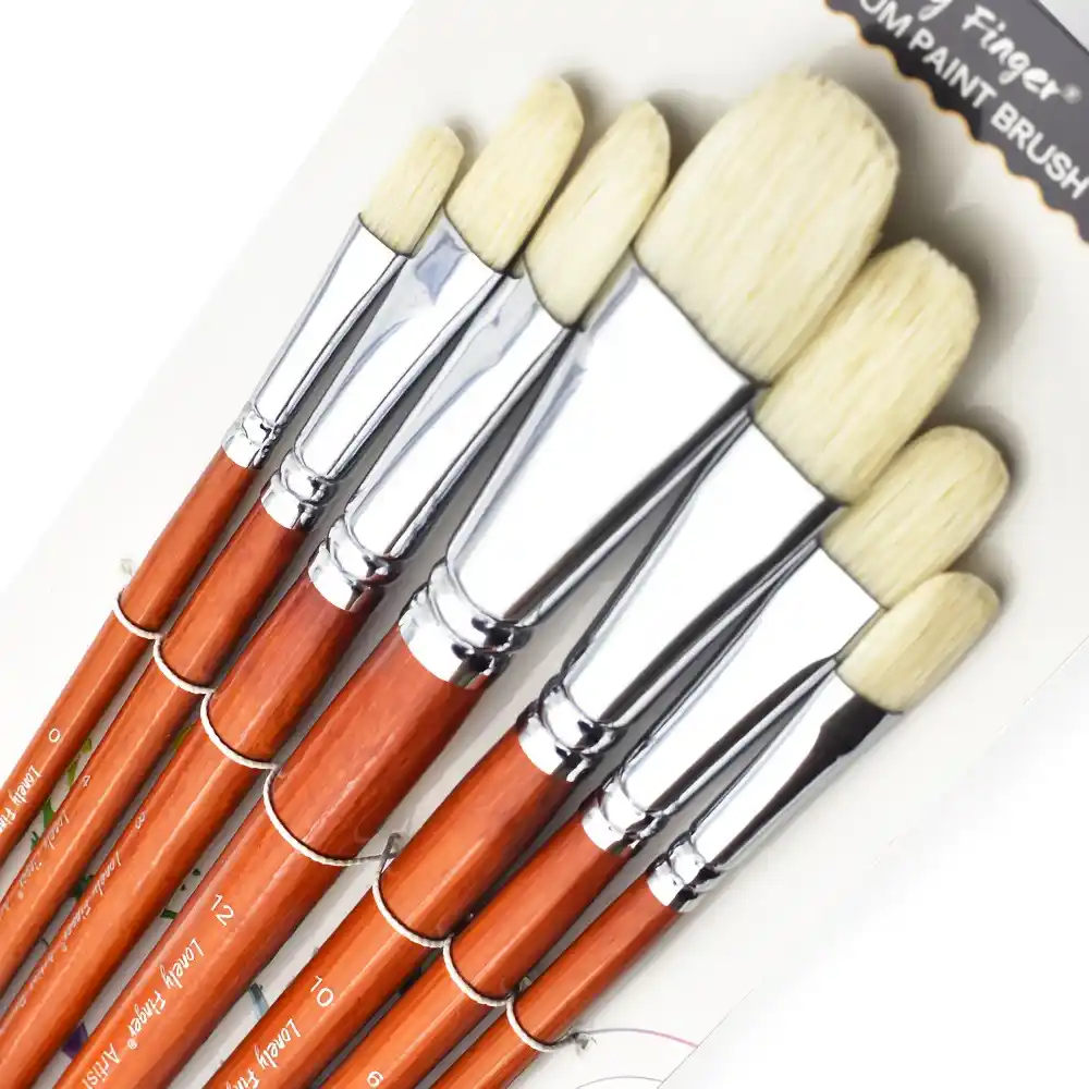 Como o pincel de cerdas é prático para uso em belas-artes?